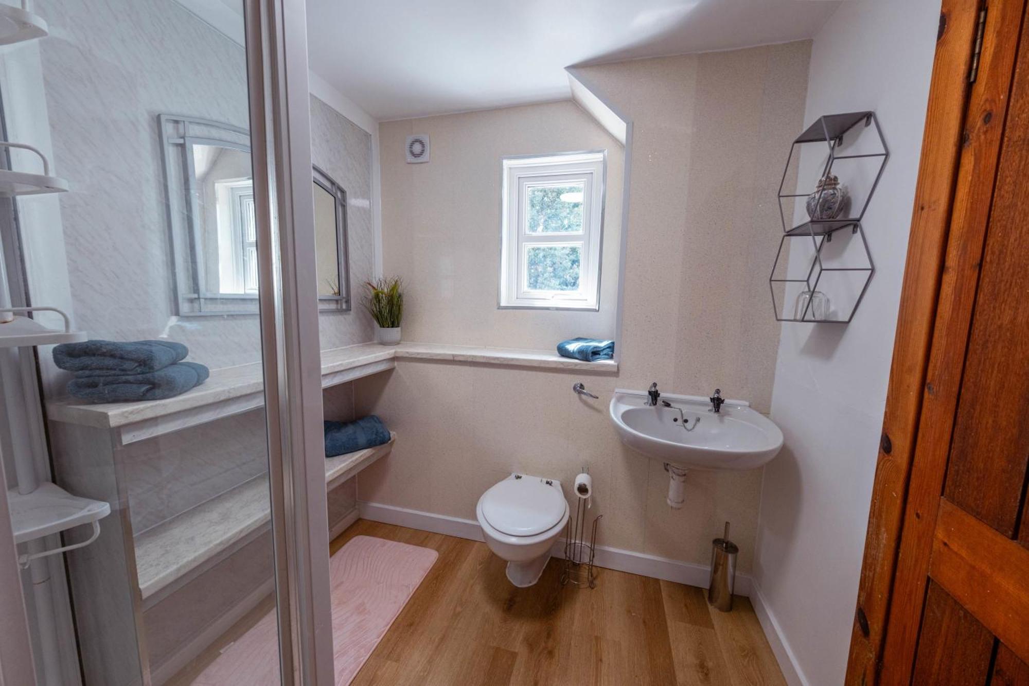 Large Country House With Garden, Outdoor Spa Area & Games Room With Hot Tub And Fire Pit Wigtown Luaran gambar